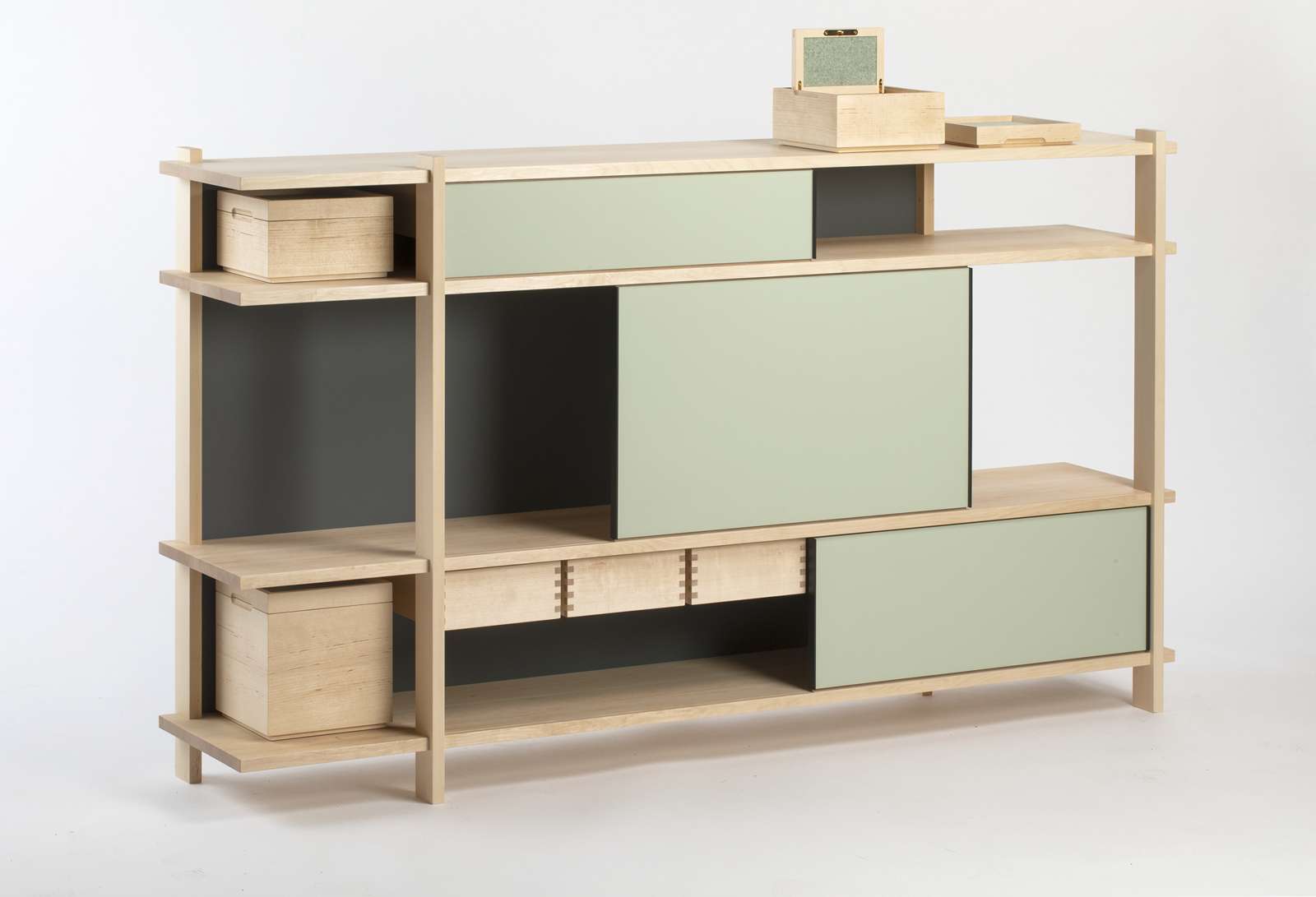 This is Wood Garderobe