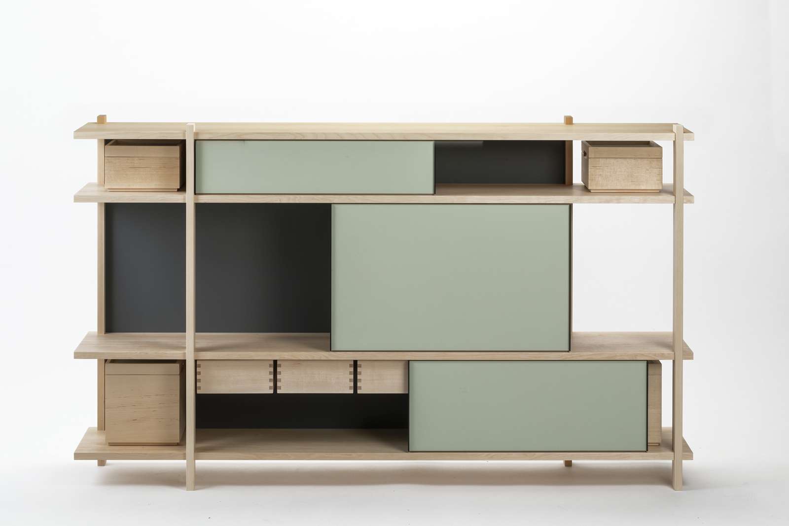This is Wood Garderobe