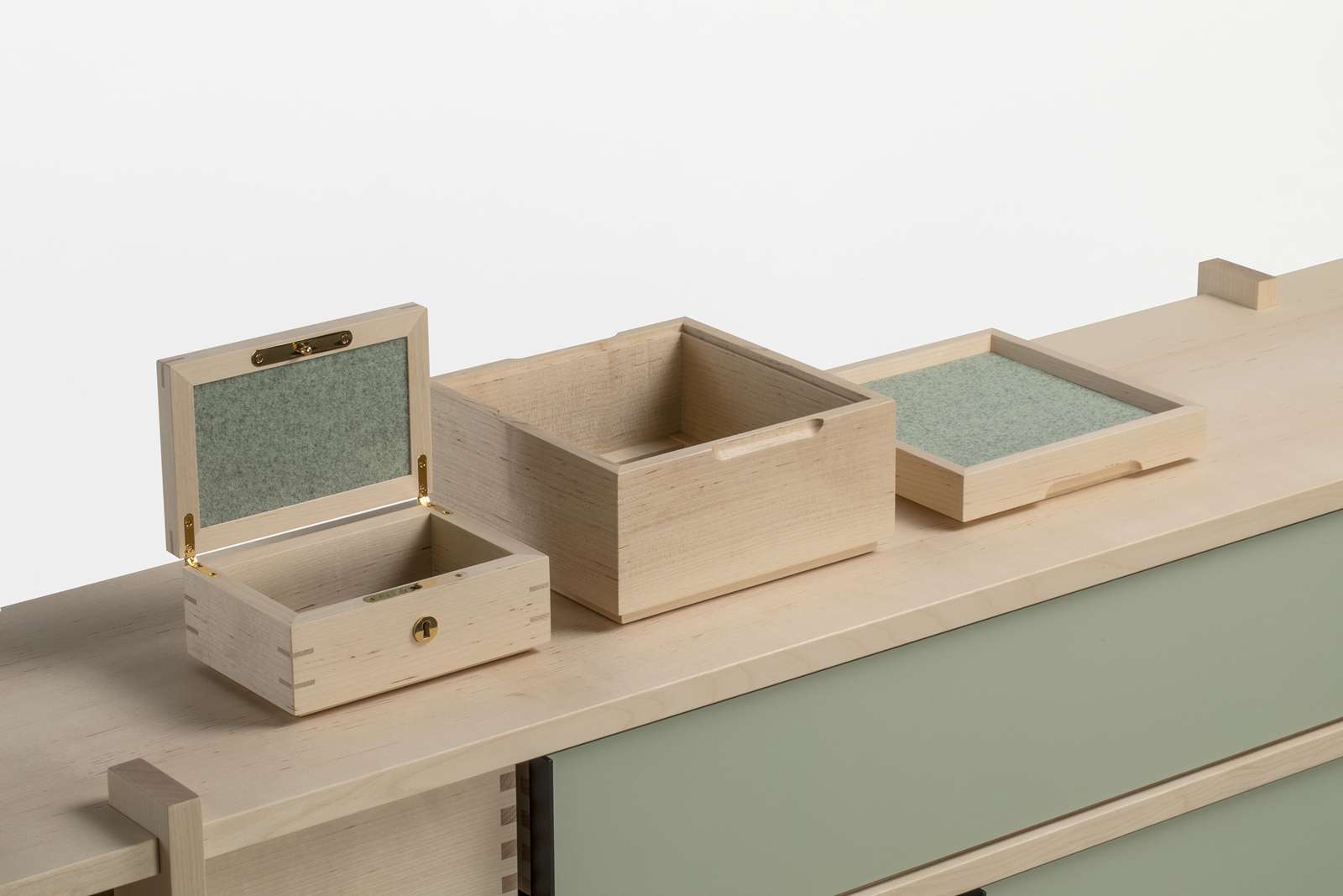 This is Wood Garderobe