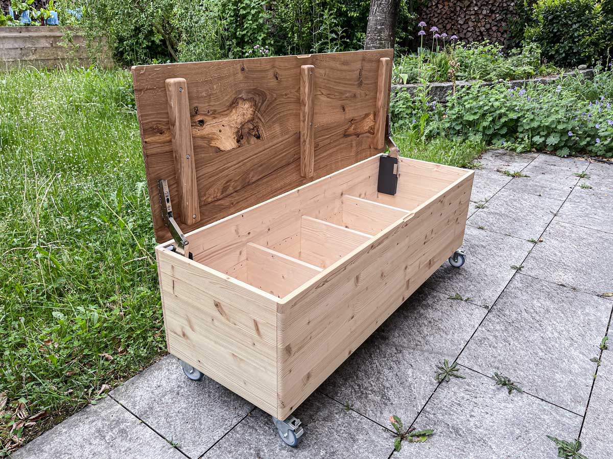 This is Wood Truhe aus Vollholz